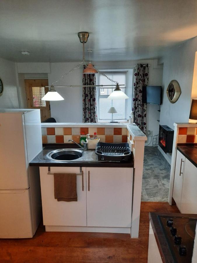 Snowdonia Rock Cottage - Cosy And Pet Friendly Пенриндеудрает Экстерьер фото