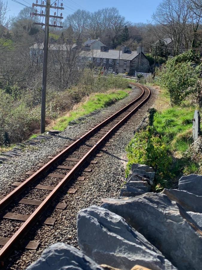 Snowdonia Rock Cottage - Cosy And Pet Friendly Пенриндеудрает Экстерьер фото